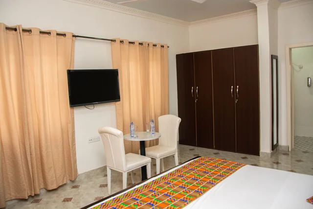 Guest bedroom and wardrobe
