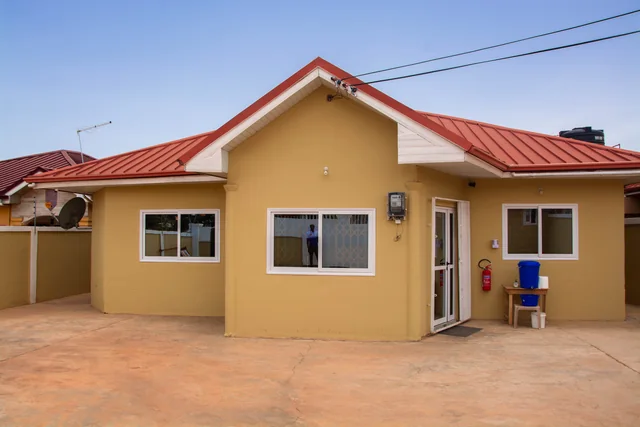 Lodge exterior and front entrance